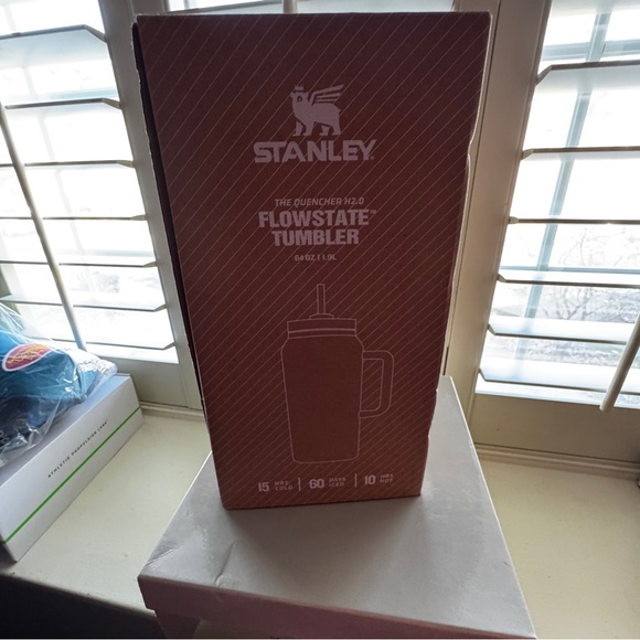 NWT New! STANLEY Quencher H2.0 Tumbler in Rose Quartz 64 oz - Picture 2 of 10